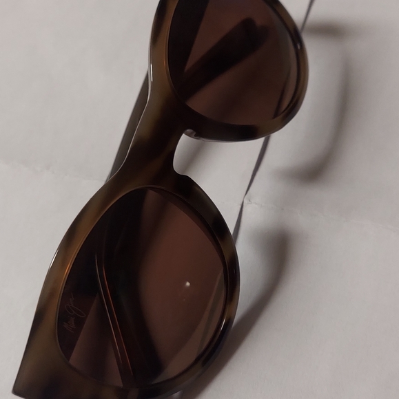 Maui Jim Glasses - Picture 2 of 7